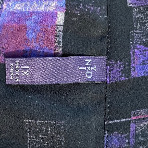 NYDJ Multicolor Geometric Blouse - Picture 3 of 6